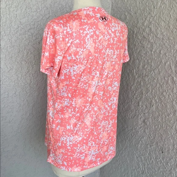 Under Armour Tee - NEW - Picture 3 of 5